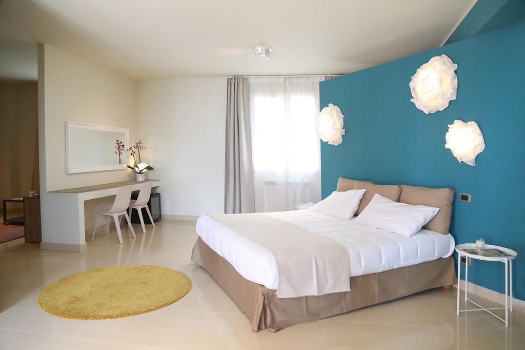 Velvet Rooms 보르디게라 외부 사진